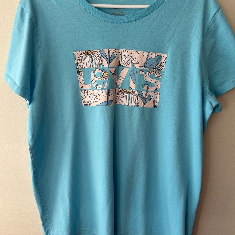 Levi's Blue Graphic T-Shirt - Picture 1 of 3